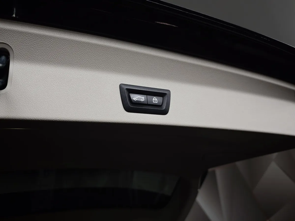 BMW X3 xDrive25d AT (231 л.с.) Черный в АВИЛОН. Слайд №15