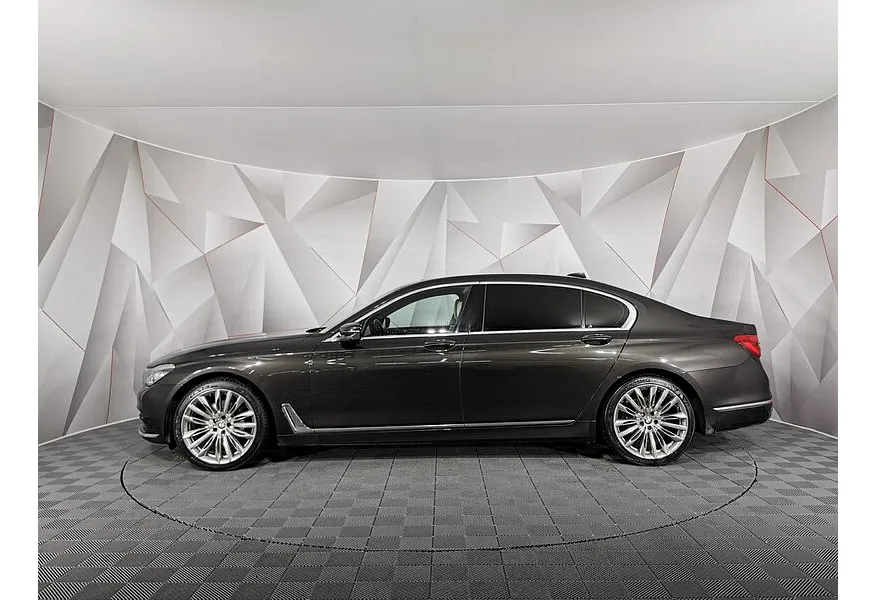 BMW 7 серия 730Ld xDrive AT (265 л.с.) Коричневый в АВИЛОН. Слайд №5