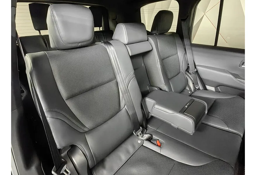 Toyota Land Cruiser 3.5 V6 AT 4WD (415 л.с.) Черный в АВИЛОН. Слайд №17