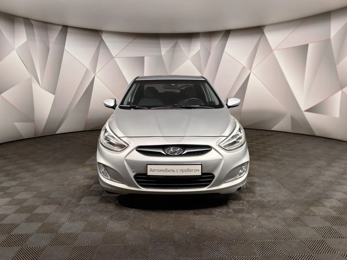Hyundai Solaris 1.6 MT (123 л.с.) Classic + AC Серебристый в АВИЛОН. Слайд №7