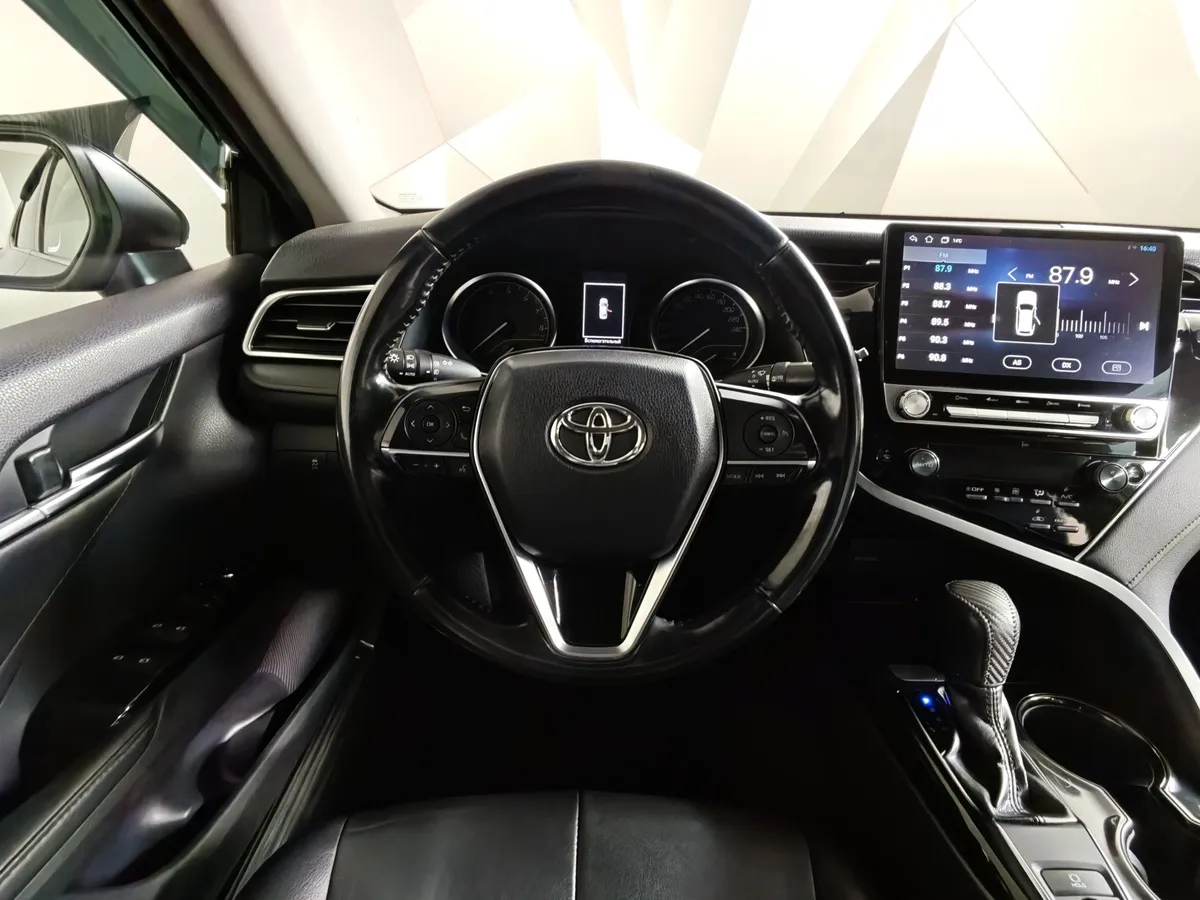 Toyota Camry 2.5 AT (181 л.с.) Черный в АВИЛОН. Слайд №19