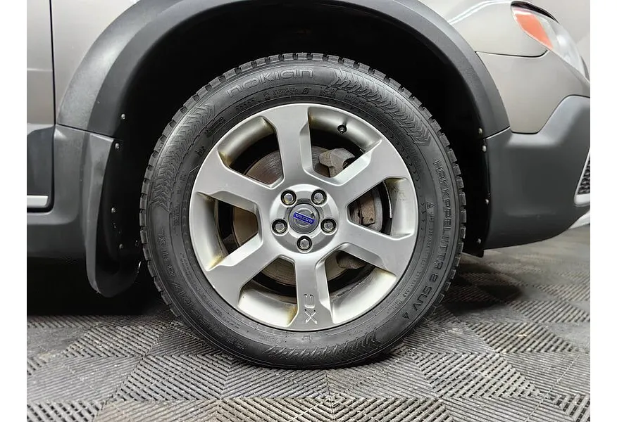 Volvo XC70 2.4 D5 Geartronic AWD (205 л.с.) Коричневый в АВИЛОН. Слайд №9