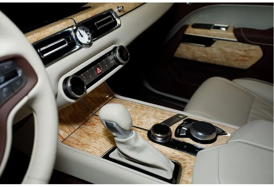 AURUS Komendant 4.4 AWD AT (598 л.с.) Оранжевый в АВИЛОН. Слайд №9