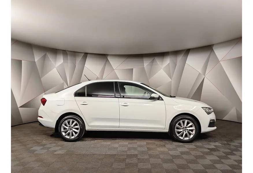 Skoda Rapid 1.6 MT (90 л.с.) Белый в АВИЛОН. Слайд №6