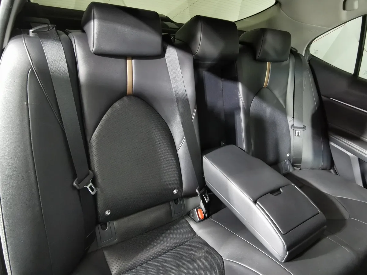 Toyota Camry 2.5 AT (181 л.с.) Черный в АВИЛОН. Слайд №16