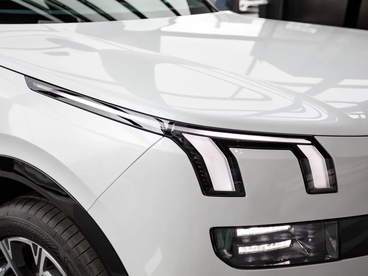 Lynk & Co 900 2.0 AT 4WD (884 л.с.) Ultra Белый в АВИЛОН. Слайд №18