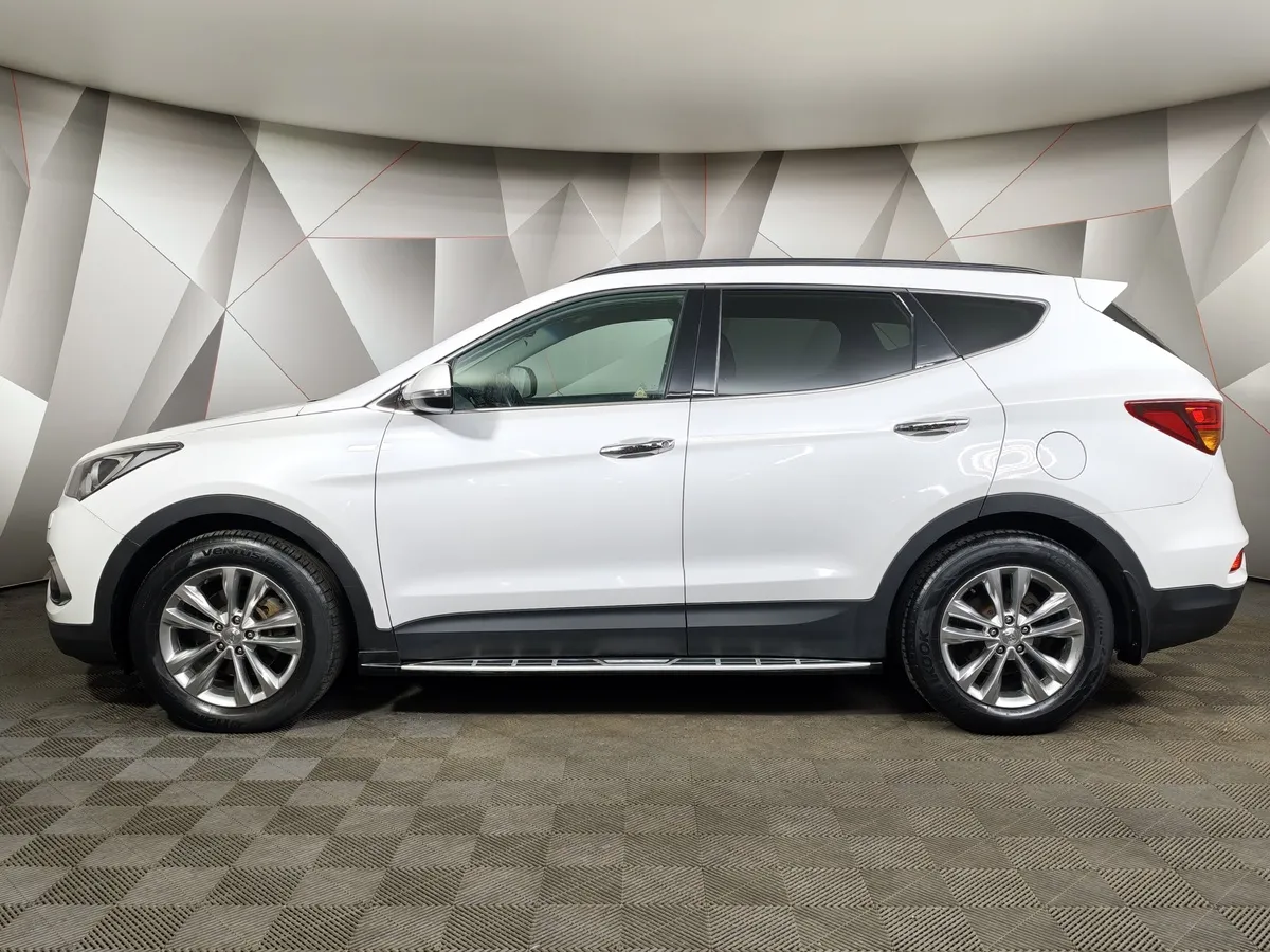Hyundai Santa Fe 2.4 AT AWD (171 л.с.) Comfort Белый в АВИЛОН. Слайд №5