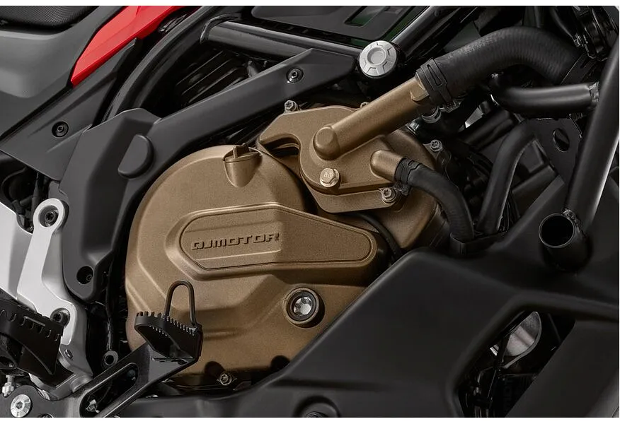 QJMOTOR SVT 650X 650 см³ (76 л.с.) 650 Красный в АВИЛОН. Слайд №11