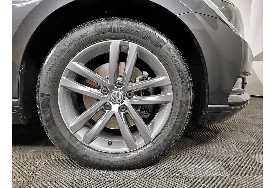 Volkswagen Passat 1.4 TSI BlueMotion DSG (150 л.с.) Trendline Серый в АВИЛОН. Слайд №9