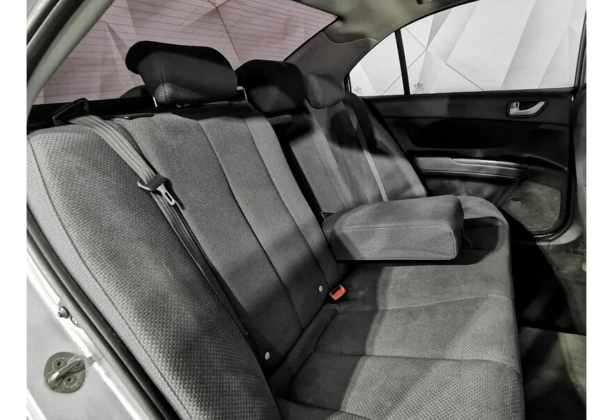 Hyundai Sonata 2.0 MT (144 л.с.) Серебристый в АВИЛОН. Слайд №16