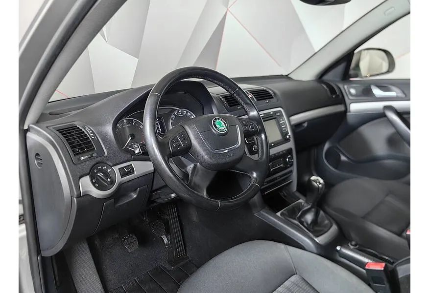 Skoda Octavia 1.4 TSI MT (122 л.с.) Серый в АВИЛОН. Слайд №19