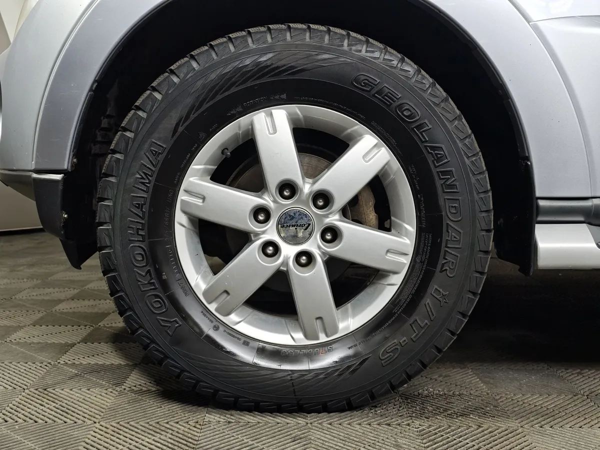 Mitsubishi Pajero 3.0 AT AWD (178 л.с.) Серебристый в АВИЛОН. Слайд №9