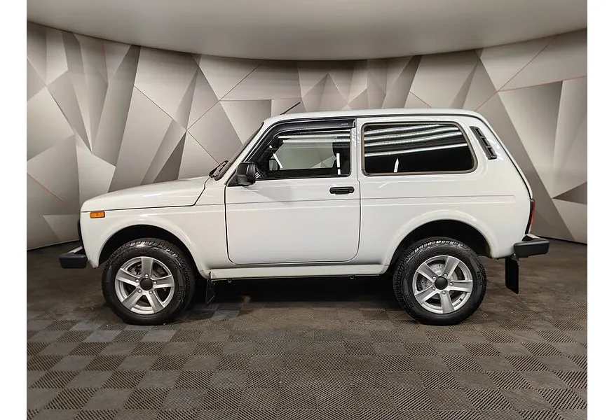 ВАЗ (Lada) 4x4 1.7 MT 8 кл. (Евро-4) (83 л.с.) Белый в АВИЛОН. Слайд №2