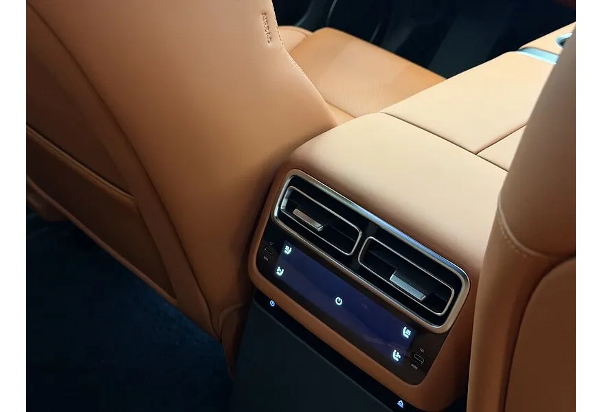 Li Auto L7 1.5 AT 4WD (449 л.с.) Ultra Черный в АВИЛОН. Слайд №8