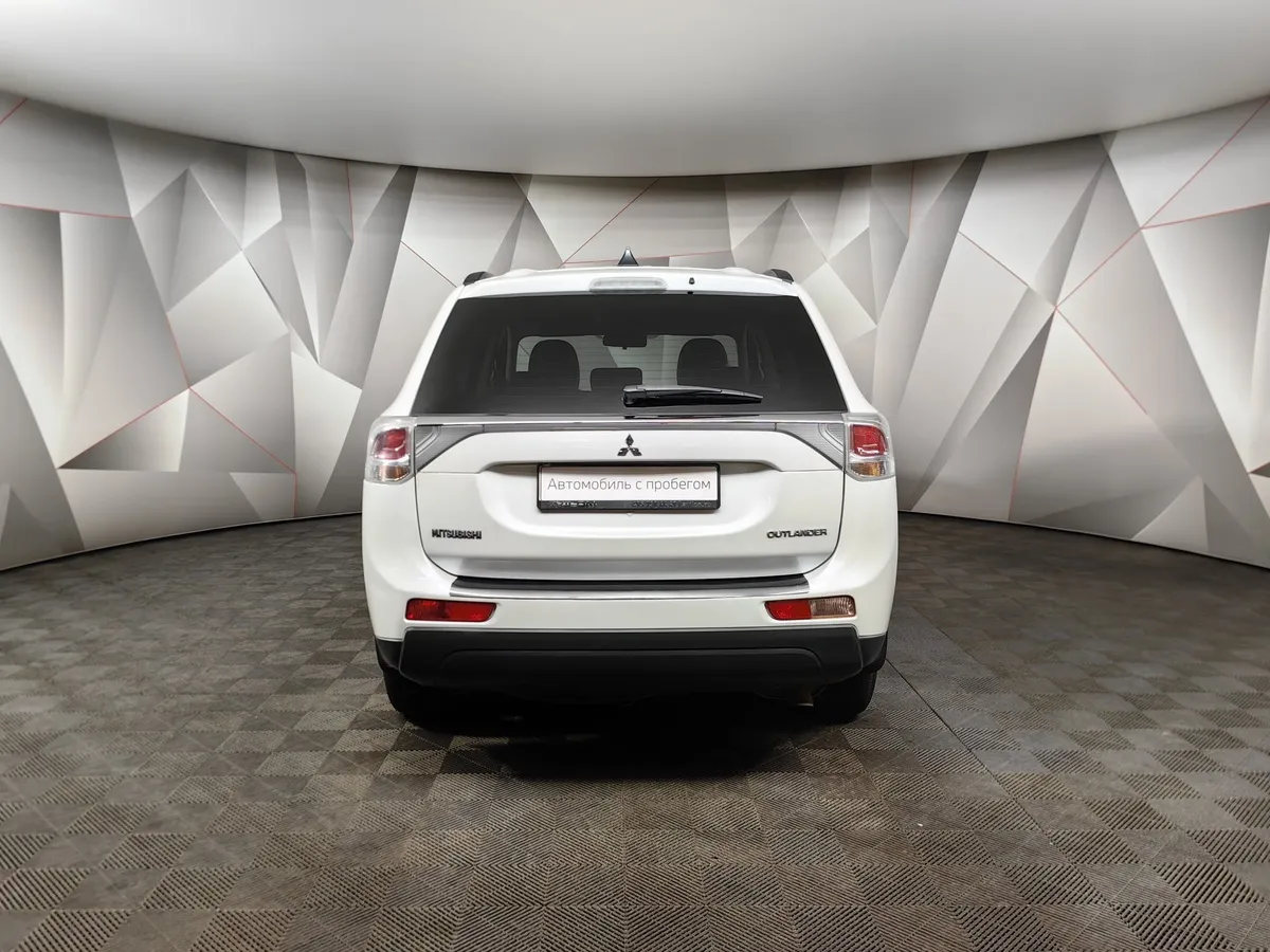 Mitsubishi Outlander 3.0 AT 4WD (230 л.с.) Белый в АВИЛОН. Слайд №8