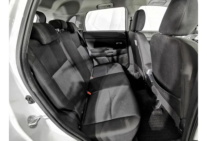 Mitsubishi ASX 1.6 MT 2WD (117 л.с.) Белый в АВИЛОН. Слайд №17