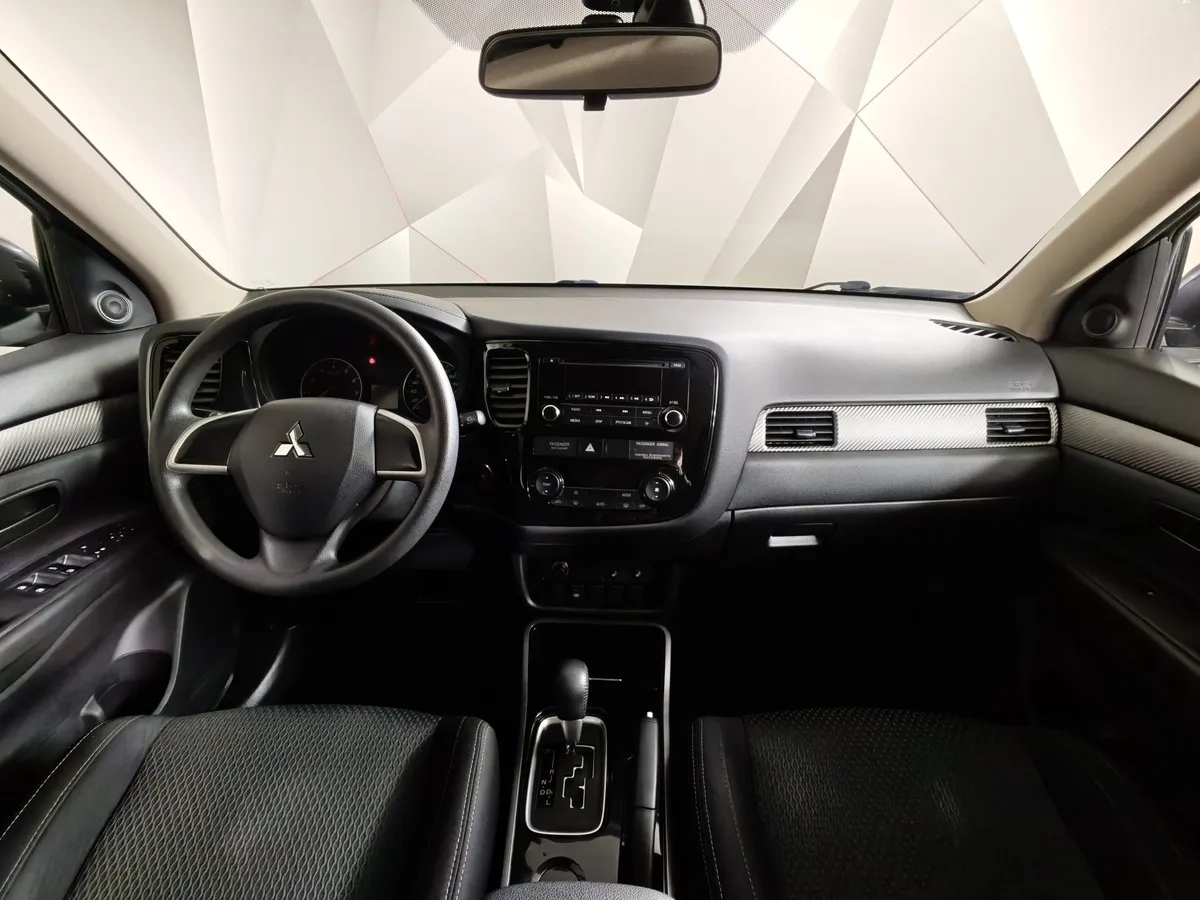 Mitsubishi Outlander 2.0 CVT (146 л.с.) Invite Белый в АВИЛОН. Слайд №14
