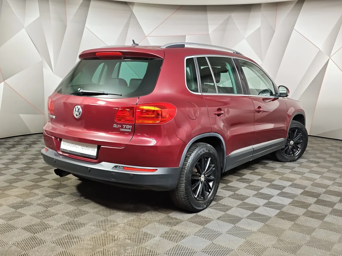 Volkswagen Tiguan 2.0 TDI 4Motion AT (140 л.с.) Sport&Style Красный в АВИЛОН. Слайд №2