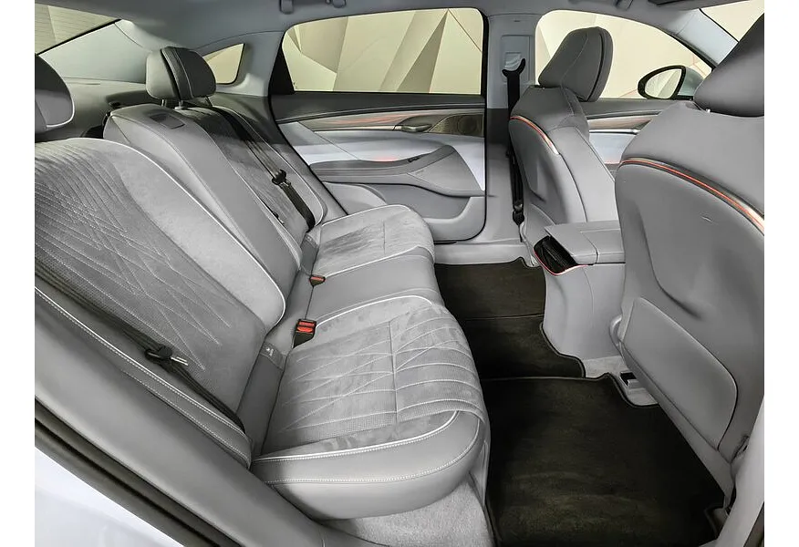 Voyah Passion EV AT AWD (510 л.с.) Синий в АВИЛОН. Слайд №16