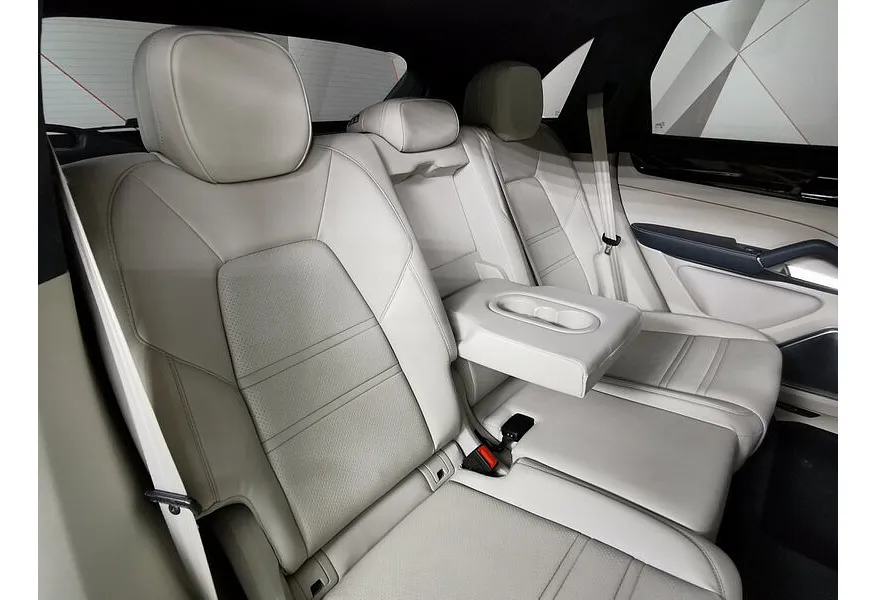 Porsche Cayenne Turbo 4.0 Tiptronic AWD (550 л.с.) Черный в АВИЛОН. Слайд №17