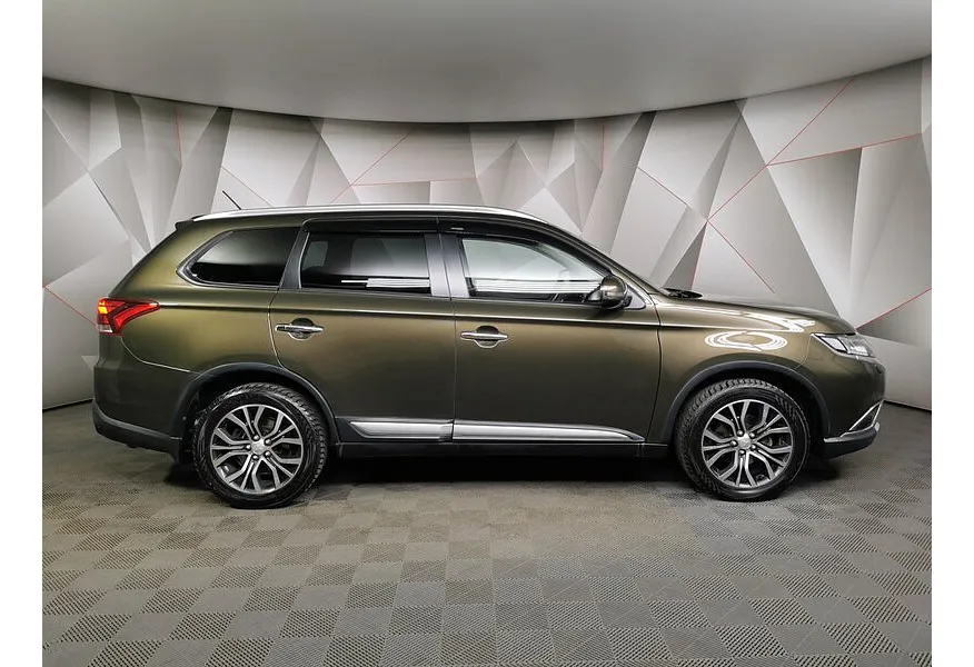Mitsubishi Outlander 2.4 CVT 4WD (167 л.с.) Коричневый в АВИЛОН. Слайд №6