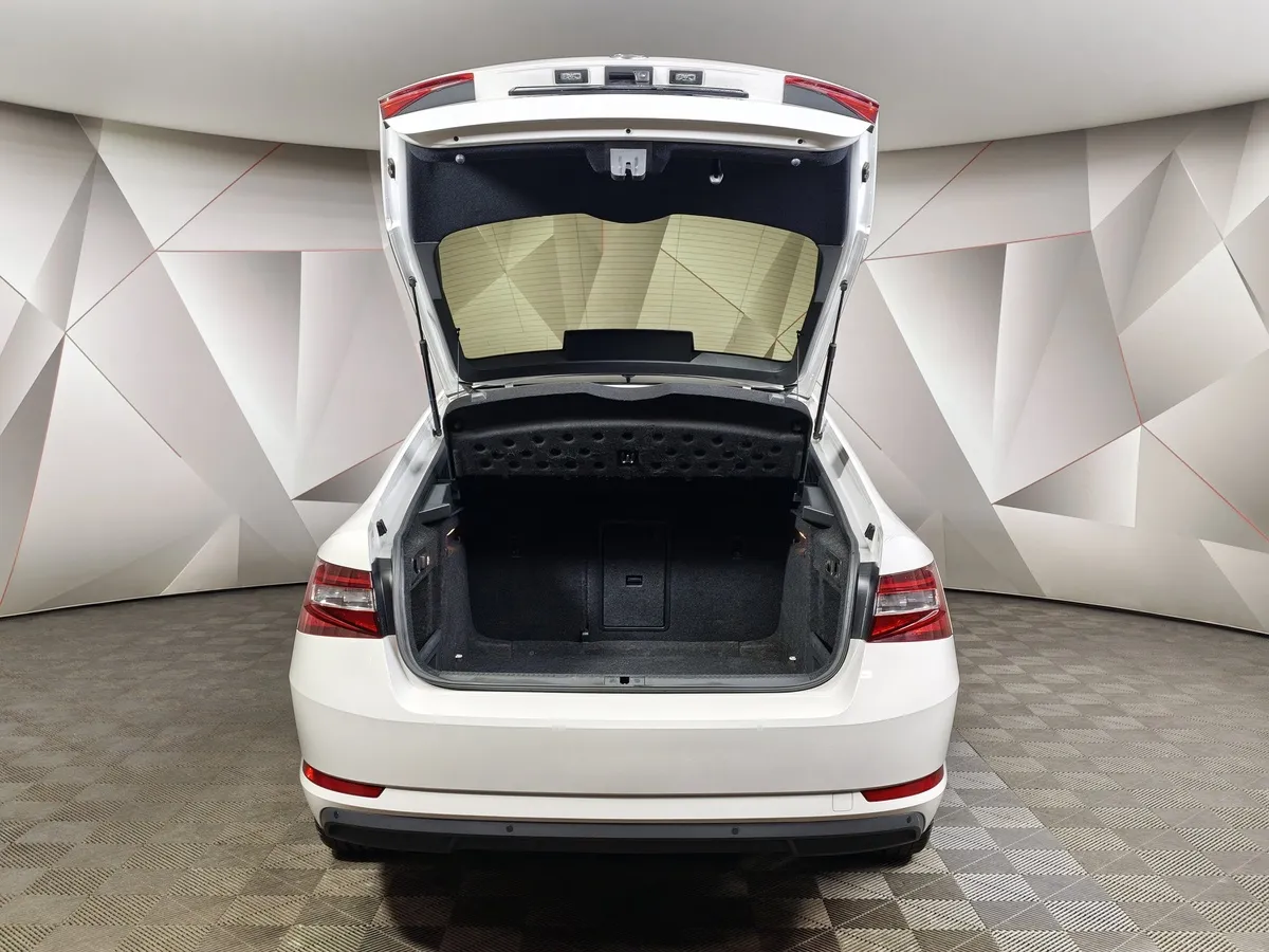 Skoda Superb 1.8 TSI DSG (180 л.с.) Белый в АВИЛОН. Слайд №12