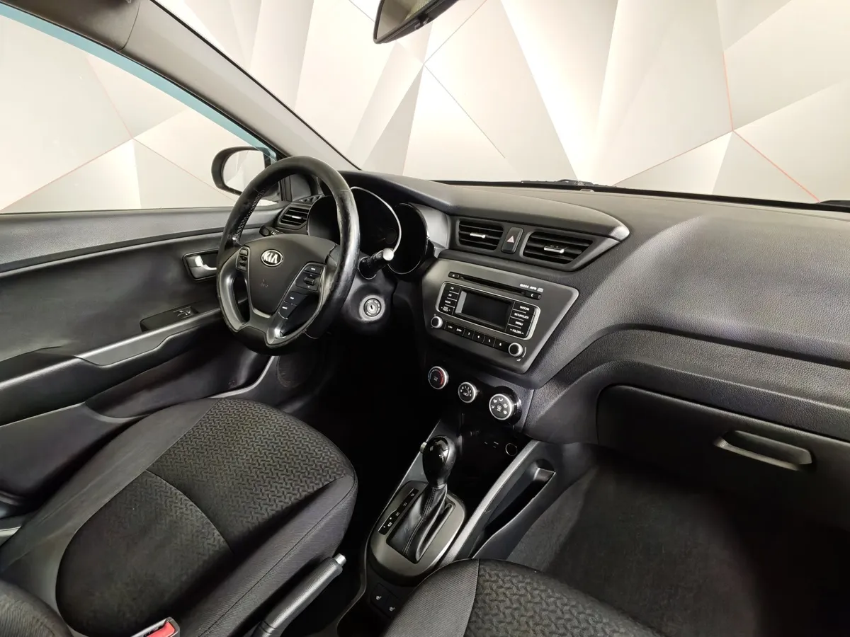 Kia Rio 1.6 AT (123 л.с.) Серебристый в АВИЛОН. Слайд №13