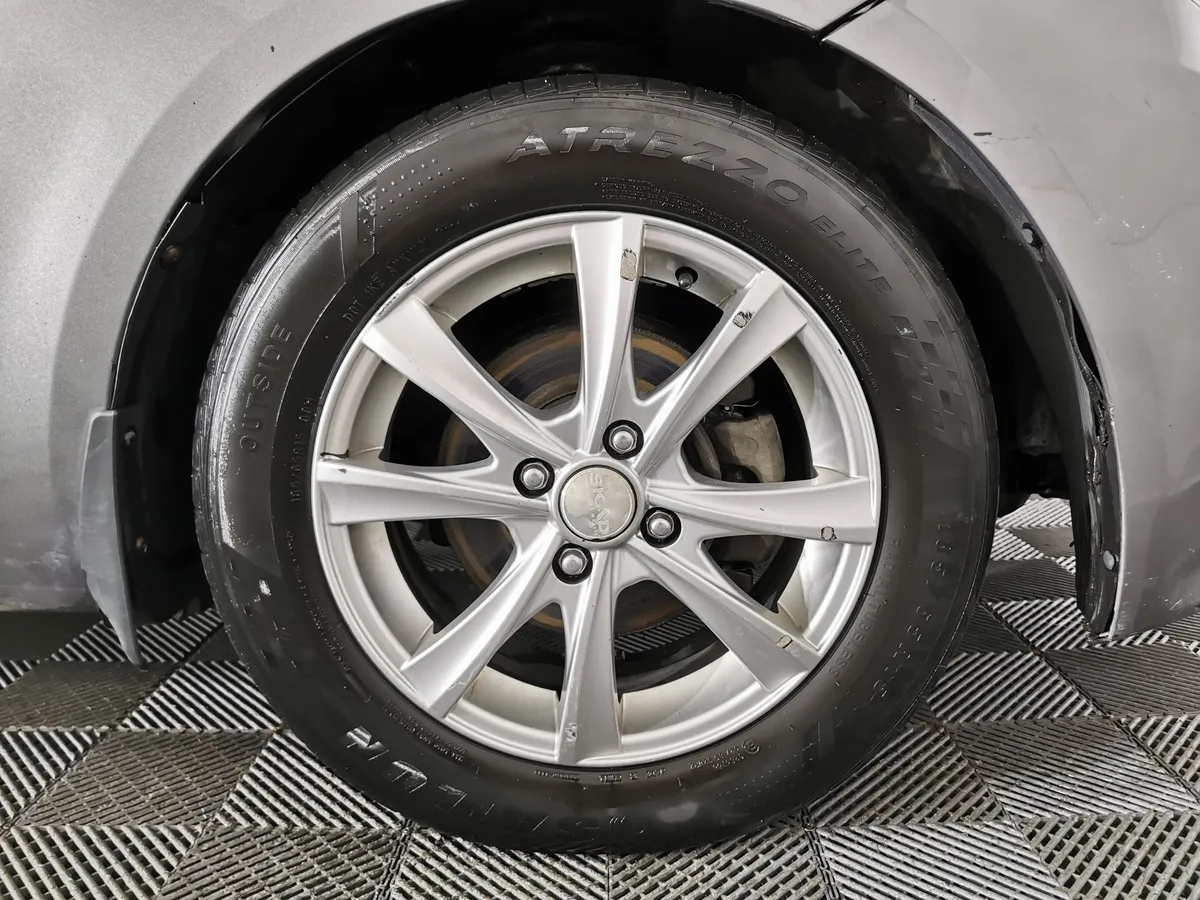 Kia Rio 1.6 AT (123 л.с.) Серый в АВИЛОН. Слайд №9