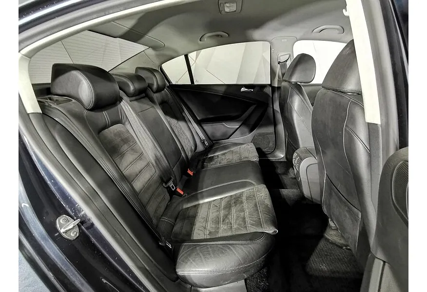 Volkswagen Passat 1.8 TSI AT (160 л.с.) Синий в АВИЛОН. Слайд №17