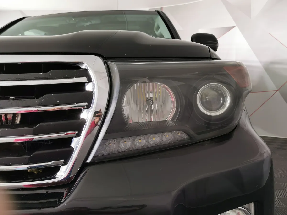 Toyota Land Cruiser 4.5 Twin-Turbo D AT 4WD (5 мест) (235 л.с.) Престиж Черный в АВИЛОН. Слайд №10