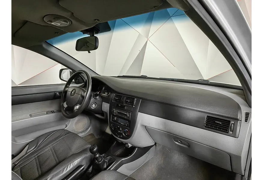 Chevrolet Lacetti 1.4 MT (95 л.с.) Серебристый в АВИЛОН. Слайд №10