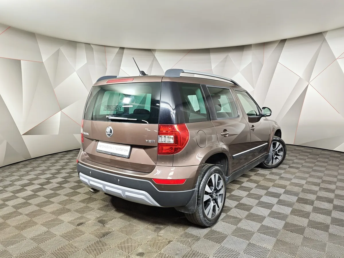 Skoda Yeti 1.6 AT (110 л.с.) Коричневый в АВИЛОН. Слайд №2