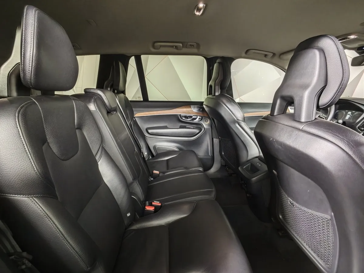 Volvo XC90 2.0 D5 Drive-E AT AWD (235 л.с.) Inscription Синий в АВИЛОН. Слайд №16