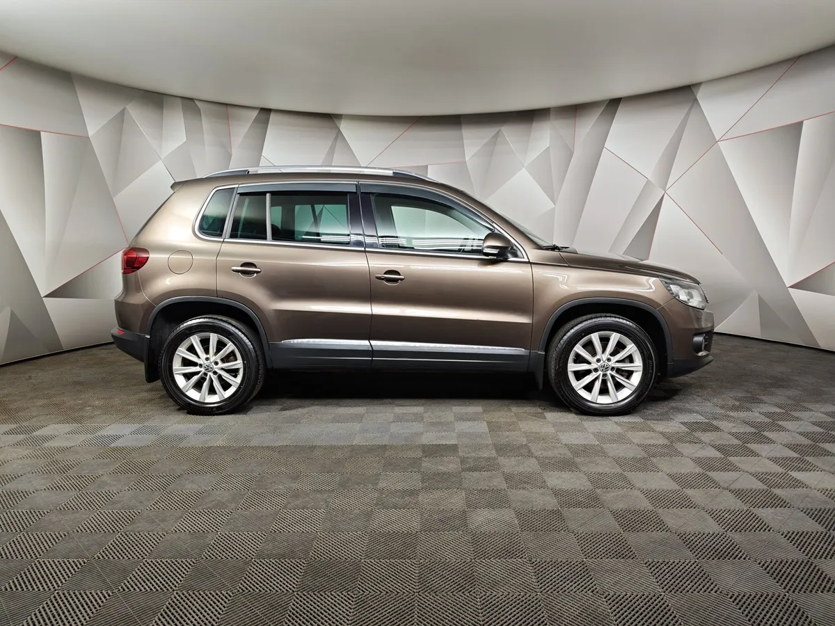 Volkswagen Tiguan 2.0 TSI 4Motion AT (180 л.с.) Sport & Style Коричневый в АВИЛОН. Слайд №6