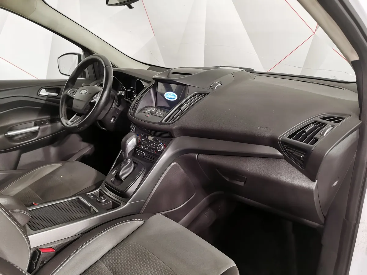 Ford Kuga 1.5 EcoBoost AT AWD (150 л.с.) Trend Plus Белый в АВИЛОН. Слайд №12