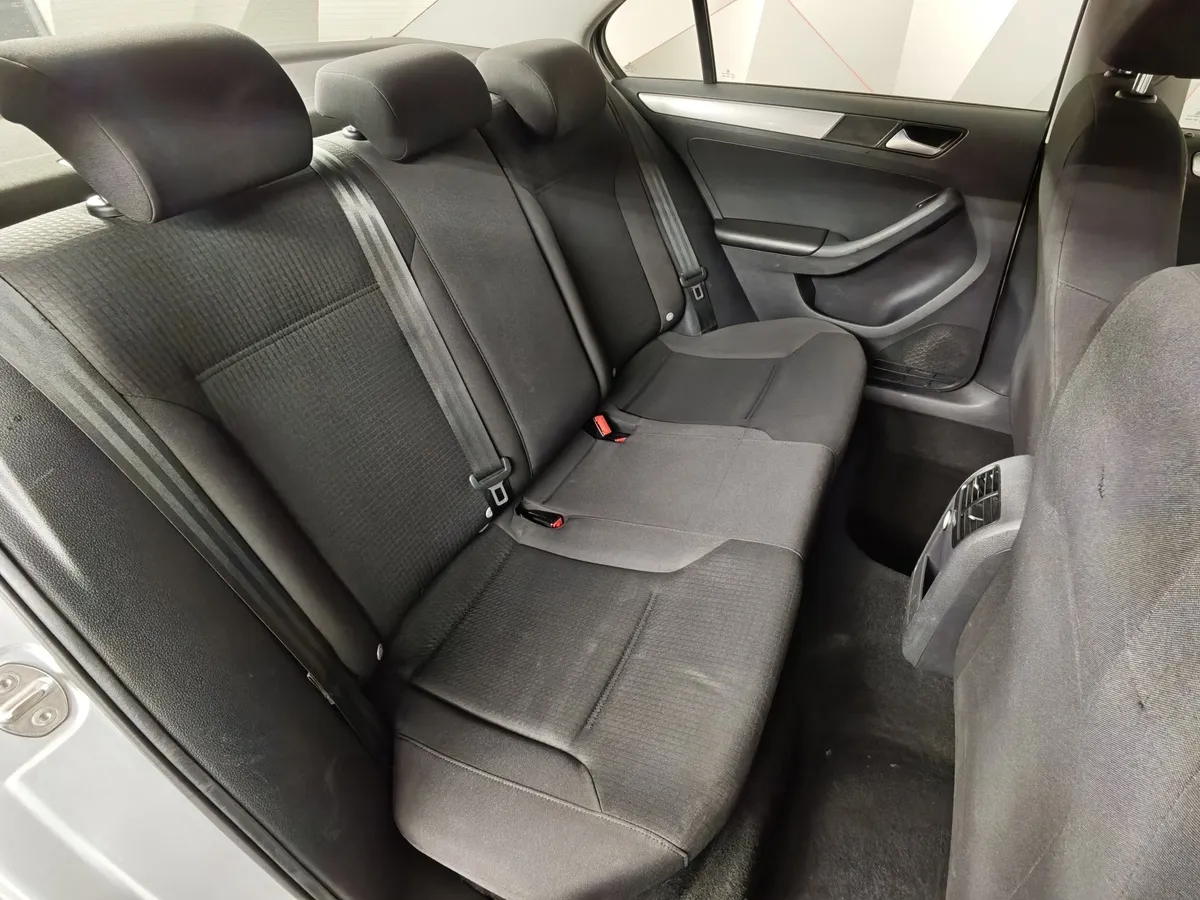 Volkswagen Jetta 1.4 TSI DSG (122 л.с.) Trendline Серебристый в АВИЛОН. Слайд №17