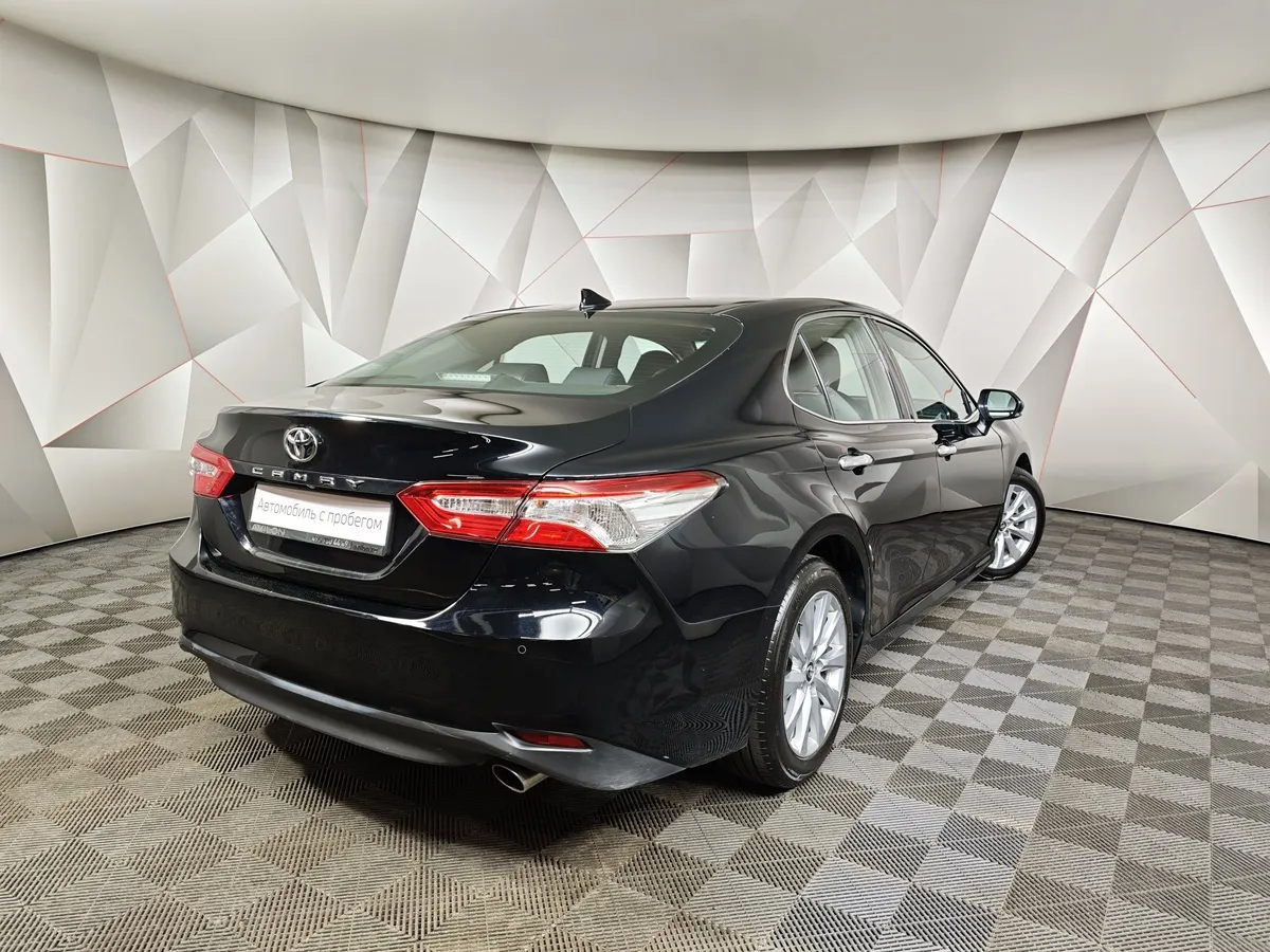 Toyota Camry 2.5 AT (181 л.с.) Черный в АВИЛОН. Слайд №2
