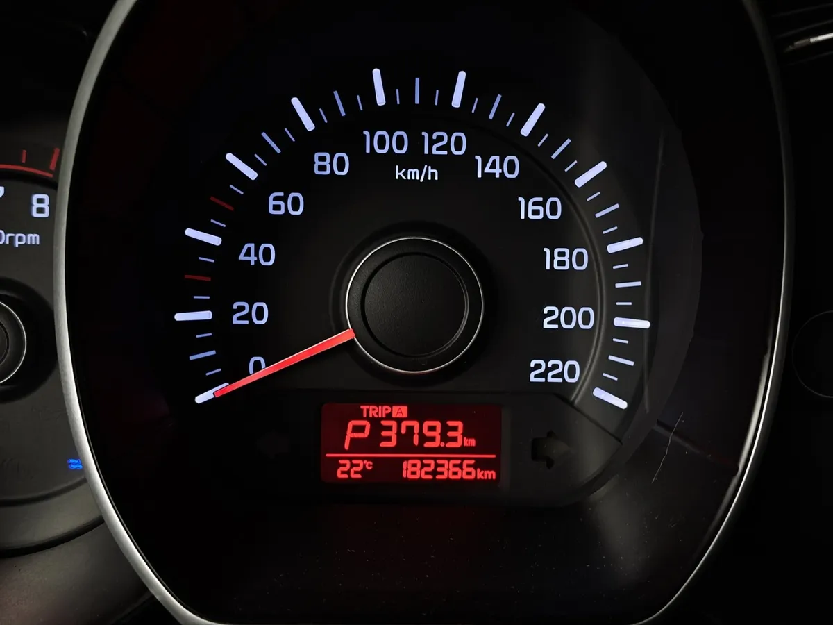 Kia Rio 1.6 AT (123 л.с.) Серый в АВИЛОН. Слайд №18