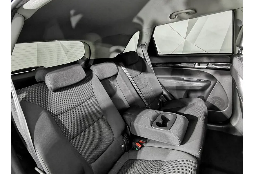 Kia Sorento 2.4 AT 4WD (175 л.с.) Luxe Серый в АВИЛОН. Слайд №16