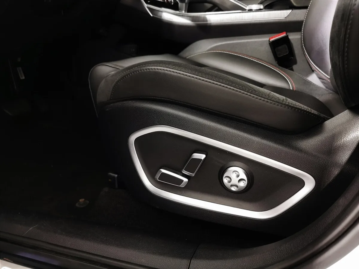 Geely Tugella 2.0 AT AWD (238 л.с.) Flagship Белый в АВИЛОН. Слайд №20