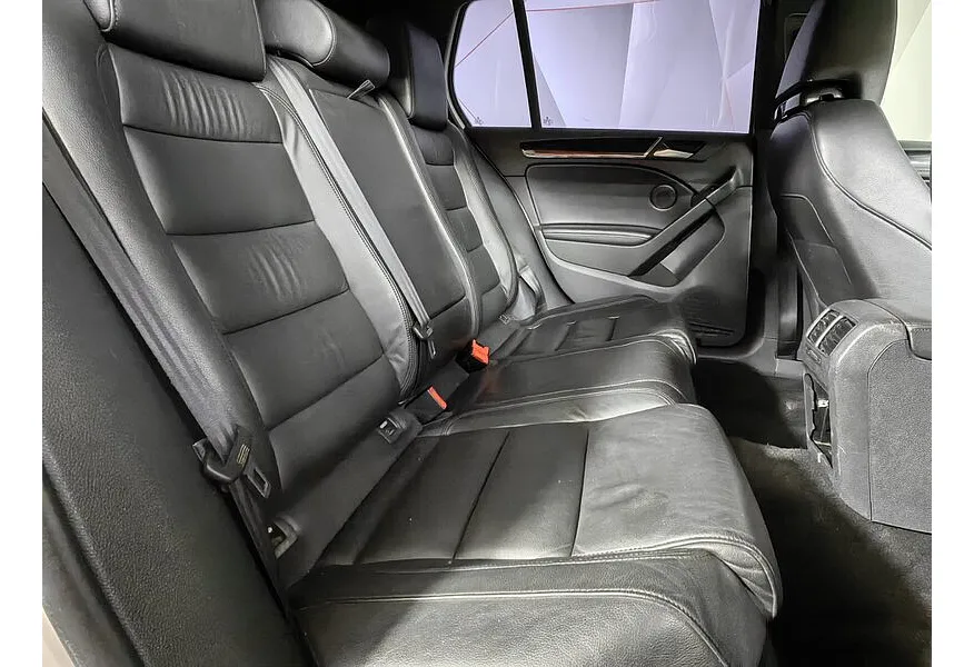 Volkswagen Golf 2.0 TSI DSG (210 л.с.) GTI Белый в АВИЛОН. Слайд №16 Volkswagen Golf 2.0 TSI DSG (210 л.с.) GTI Белый в АВИЛОН. Слайд №16