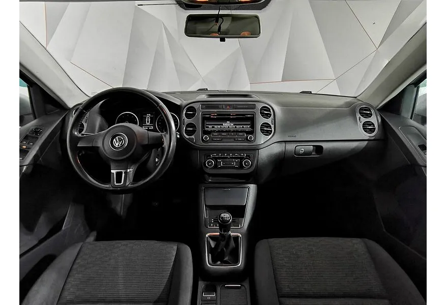 Volkswagen Tiguan 1.4 TSI BlueMotion MT (122 л.с.) Allstar Серебристый в АВИЛОН. Слайд №14