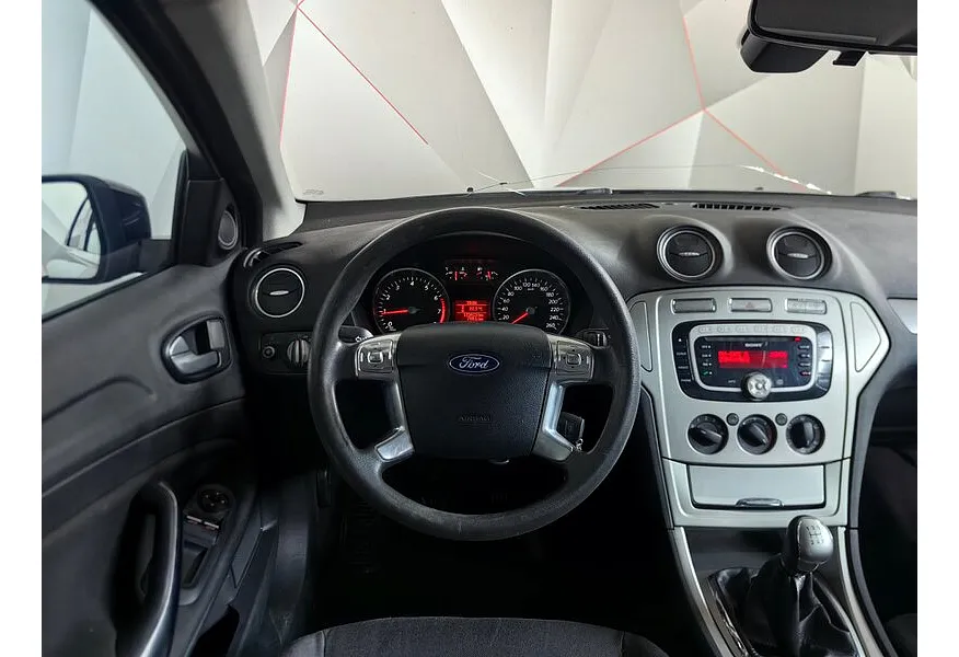 Ford Mondeo 1.6 MT (125 л.с.) Черный в АВИЛОН. Слайд №18