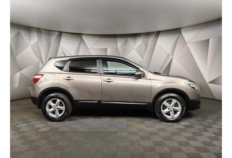 Nissan Qashqai 1.6 CVT FWD (117 л.с.) Коричневый в АВИЛОН. Слайд №6 Nissan Qashqai 1.6 CVT FWD (117 л.с.) Коричневый в АВИЛОН. Слайд №6