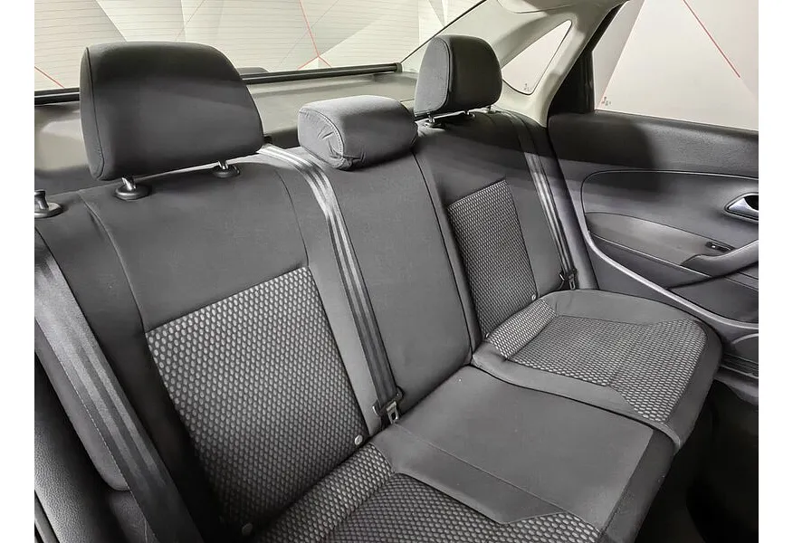 Volkswagen Polo 1.6 Tiptronic (105 л.с.) Черный в АВИЛОН. Слайд №15