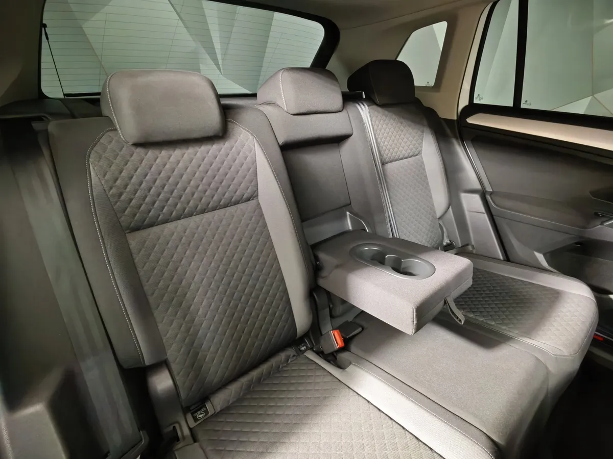 Volkswagen Tiguan 1.4 TSI BlueMotion DSG (150 л.с.) Comfortline Белый в АВИЛОН. Слайд №16