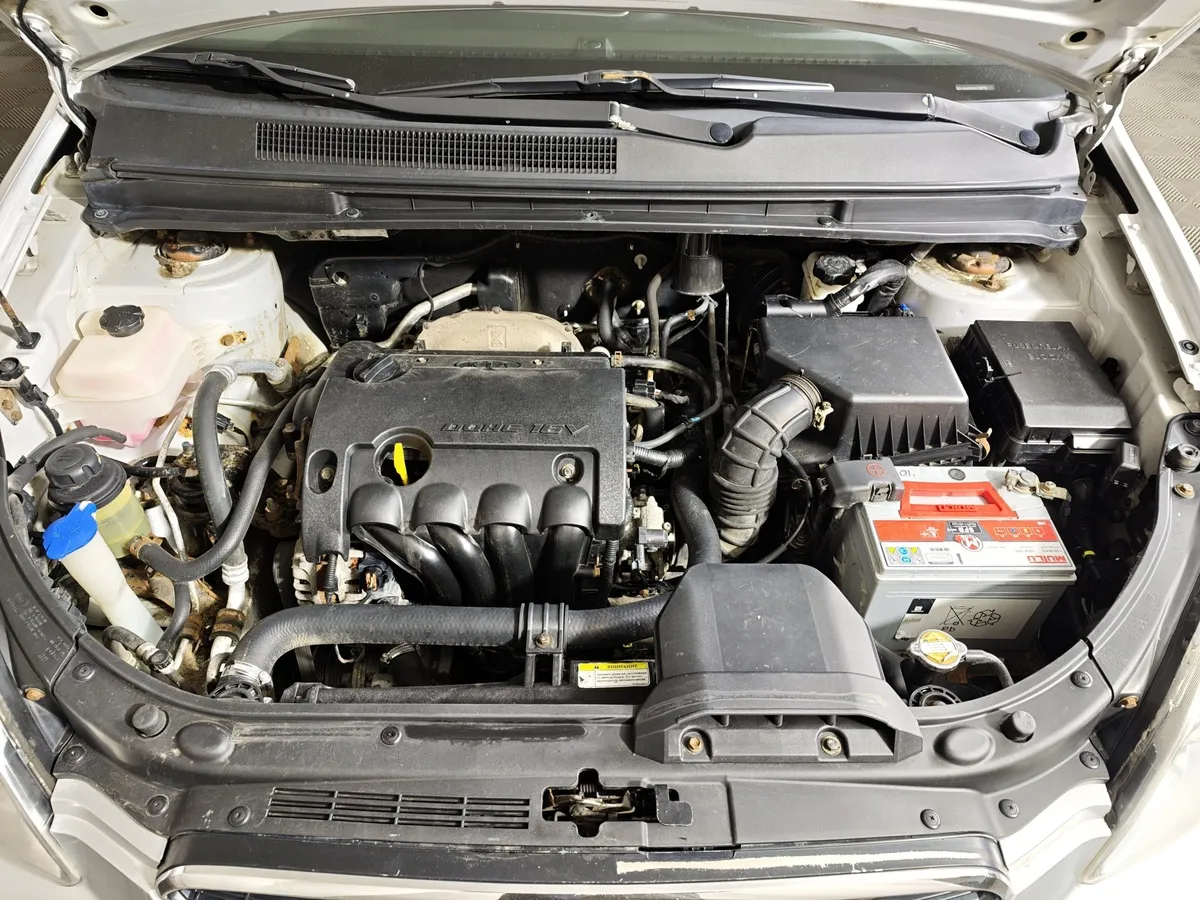 Kia Carens 1.6 MT (126 л.с.) Серебристый в АВИЛОН. Слайд №11