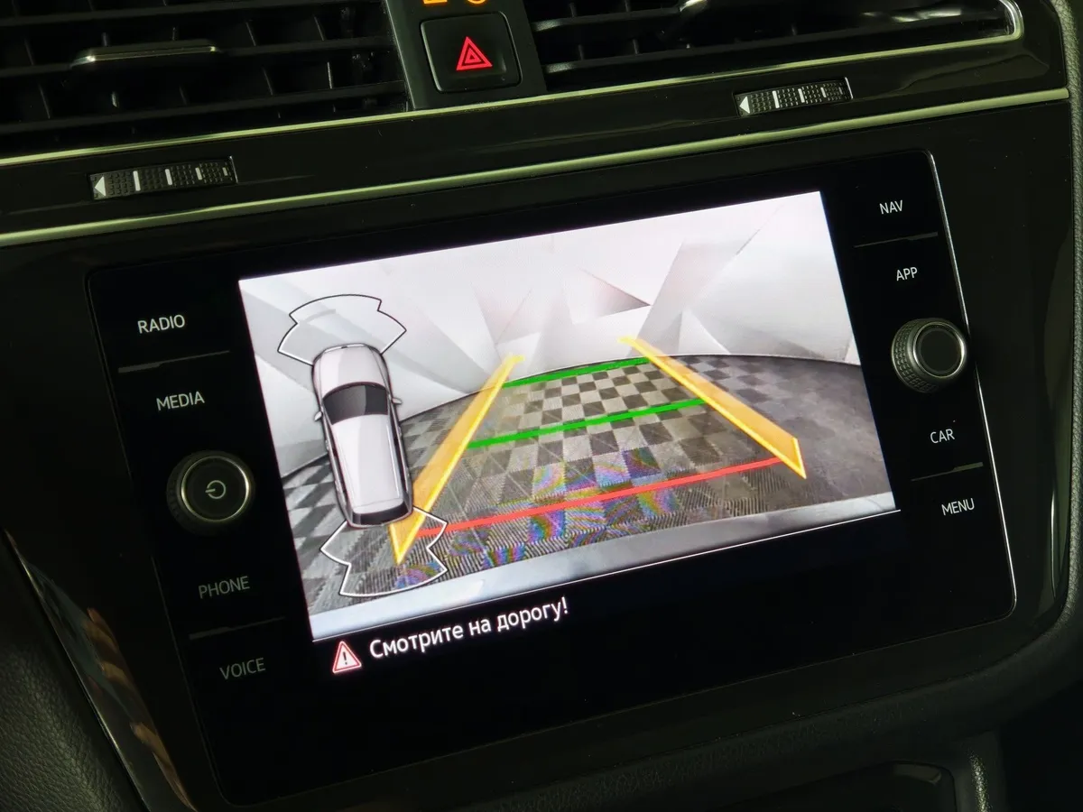 Volkswagen Tiguan 1.4 TSI BlueMotion DSG (150 л.с.) Comfortline Серый в АВИЛОН. Слайд №21