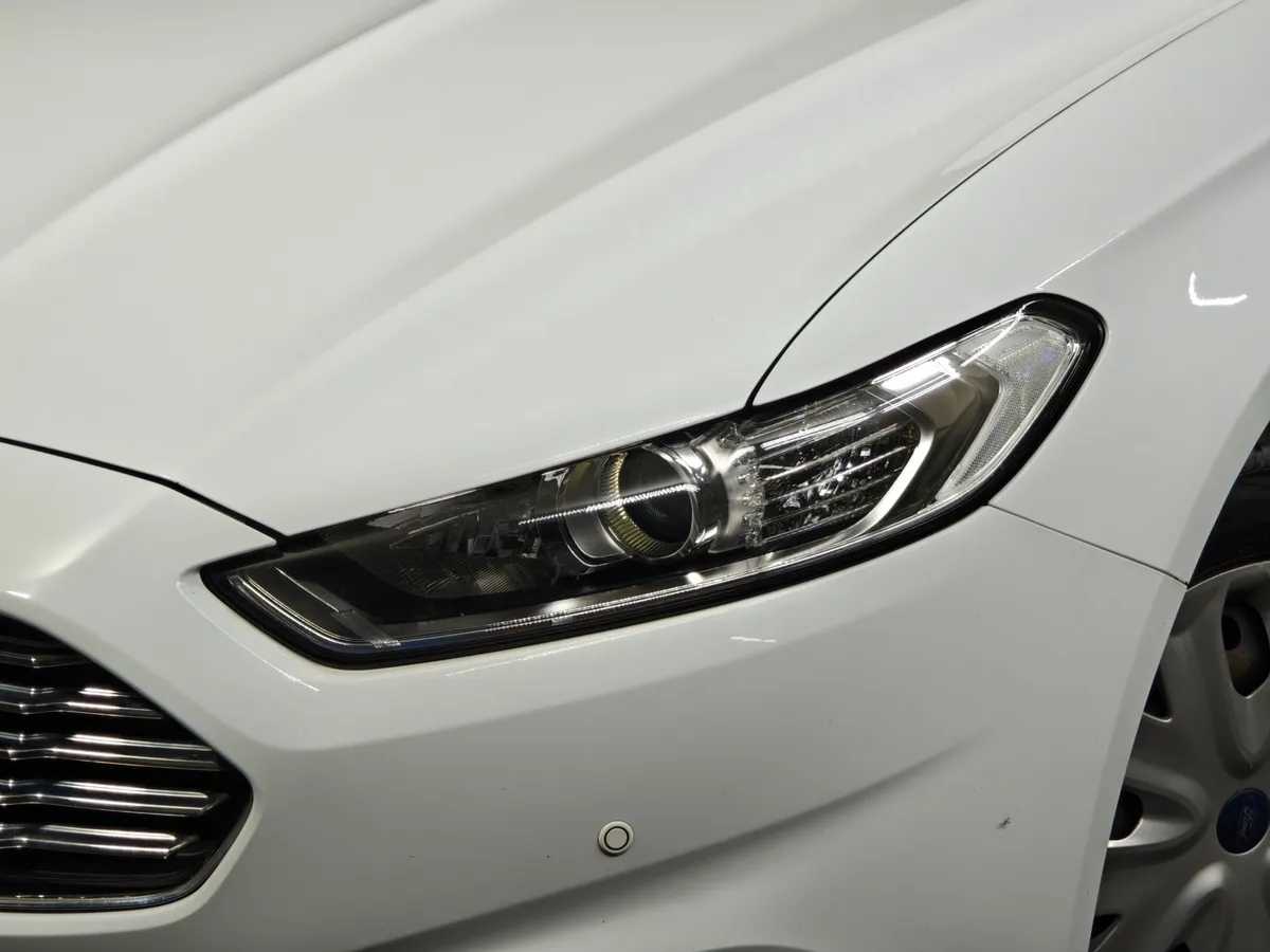 Ford Mondeo 2.5 AT (149 л.с.) Ambiente Белый в АВИЛОН. Слайд №10