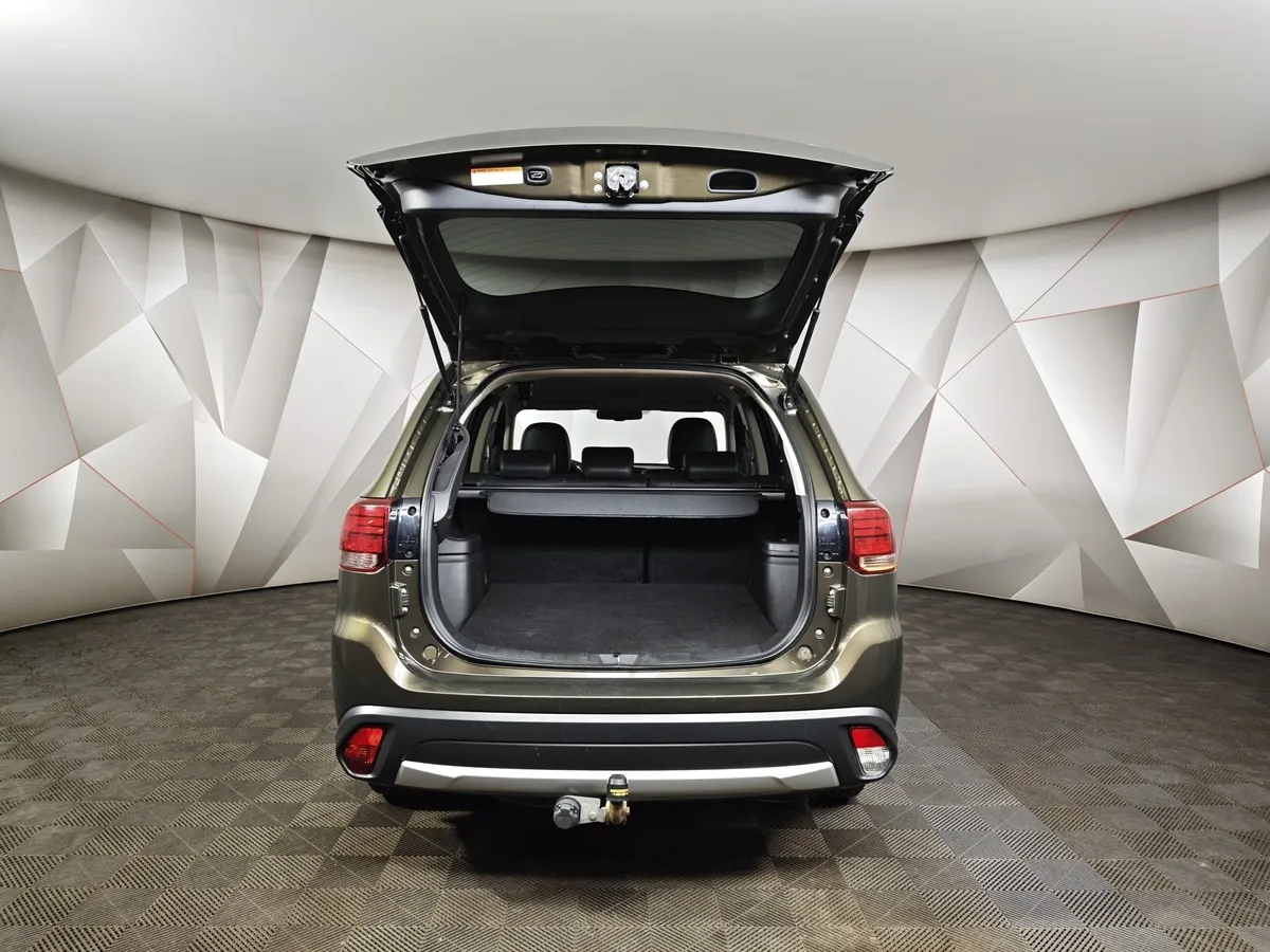 Mitsubishi Outlander 2.4 CVT 4WD (167 л.с.) Коричневый в АВИЛОН. Слайд №10
